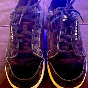 Adidas Sneakers